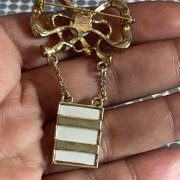 Vintage Bow Rhinestone Brooch Faux Pearl Cabochon Stone Pic Frame B#7 - Picture 11 of 11